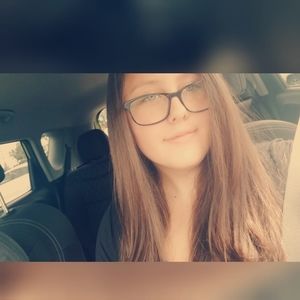 Meet your Posher, Alexyss